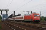 101 027 mit einem ...  Roland Vasel 11.07.2010