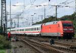 101 100-6 mit umgeleitetem IC in Gremberg am 25.08.2010  ...