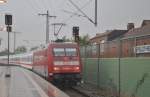 101 002-4 in Lehrte, bei st�rmenden Regen am 02.09.2010  ...
