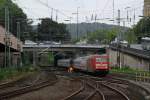 101 137-8 erreicht mit dem IC 2141 Wuppertal. (25.8.2010)  ...