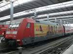 BR 101 Werbelokomotiven 101 035 'ARD Buffet' mit dem M�N�x in M�nchen Hbf, 03.11.2009