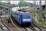 BR 101 Werbelokomotiven 16.05.2007 - 101 136-0 damals noch mit 'Wissen zieht..' Beklebung(vor IC2212 aus Koblenz), bei Einfahrt in den Hbf Stralsund.  