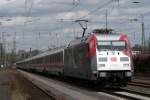 BR 101 Werbelokomotiven 101 040-4 'Fan Connection 2010' mit dem IC 2025 nach Frankfurt bei der Einfahrt in Solingen Hbf am 13:43 Uhr