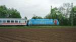 BR 101 Werbelokomotiven Hier ist 101 016 -4 Unicef am IC in Mangolding am 01.05.2010. Bild 02