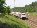 BR 101 Werbelokomotiven Einfahrt des IC in den Bahnhof Eberswalde am 09.06.2010.Die 'Hertha' Lok f�hrt hoffentlich besseren Zeiten entgegen.