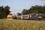 101 070 am 26.06.2010 mit dem IC 2242 von Berlin ...