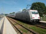 101 034 lie� sich am 10.August 2010 mit IC 2212 ...