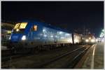 br-1016 1016 023 war am 28.11.2009 f�r den OIC 740 „EurothermenResorts“ von Wien Westbahnhof nach Salzburg Hbf vorgesehen. Die Freude war nat�rlich gro�, als die Maschine dann tats�chlich aus der Traktion Richtung Wagensatz des OIC 740 rollte. Daneben wartet eine der f�nf an die GySEV vermieteten 1116, in dem Fall 1116 063, mit ihrem D 347 „Dacia“ (Wien Westbahnhof - Bucuresti Nord Gr. A ) welcher Wien West 6 Minuten nach dem OIC 740 verlassen hat.