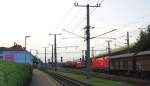 Begegnung zweier G�terz�ge mit 1116 168-4 und 1016 033-1 am ...
