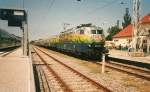 BR 103 Der Urlaubsexpress aus K�ln,mit der dazu geh�rigen 103 220 hatte,im Juni 1999,den Zielbahnhof Binz erreicht.