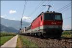 br-1044 Die Bludenzer 1044 098 (9181 1044 098-2) bringt diese volle RoLa vom Brennersee zur�ck nach W�rgl. (07.08.2009)