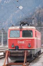 br-1044 Die Spuren der �BB-Wortmarke verfolgen einen �berall hin... sogar nach Landeck!
Allerdings kann man auf dieser sch�nen blutorangen (zumindest soll das die Farbe sein...) 1044 094 noch die alte Nummer und den sog. 'Pflatsch' erkennen.
4.1.2010