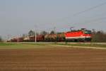 br-1044 18.4.08 Die t�glichen G�terz�ge zwischen Wien Zentralverschiebebahnhof und Laa an der Thaya bzw. Pernhofen Wulzeshofen sind immer wieder eine �berraschung wert, hinsichtlich der Zugl�nge als auch der Wagengattungen. 1044 012 bespannt den NG 64203 von Laa an der Thaya nach Kledering.