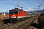 Planverkehr im Aichfeld.
1044 018 f�hrt mit IC 733 Der Warmbaderhof  ...