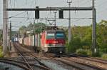 1044 096 mit einem Containerzug zwischen Wien Erdberger L�nde und ...