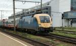 MAV- Puszta-Stier 1047 004 zieht eine RoLa aus der G�terabstellanlage Wien ...