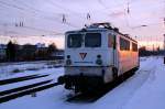 109-3 der Scandlines steht am Abend des 30.01.10 in Lichtenberg ...