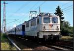 109-1 -GVG- vor einem Fu�ball-EM Sonderzug Malm� - Dresden 
Stralsund ...