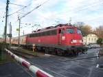 110 470-2 am 18.11.2006 auf dem Bahn�bergang Kreuzlingen  ...