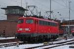 110 352 steht am 04.01.10 in Frankfurt(Main).(Bild wurde von einer ...