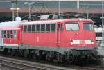br-110-bugelfalte Die 110 497-5 zieht den RE4 Verst�rker aus D�sseldorf HBF nach Aachen am 12.03.2010