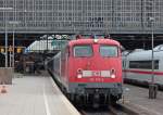 br-110-bugelfalte 110 352-2 mit dem IC334 aus Norddeich Mole nach Trier bei der Ausfahrt in K�ln Hbf, 23.7.10