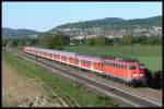 br-110-bugelfalte Lecker belegt mit zwei B�gelfalten ist diese RB von Heidelberg nach Frankfurt am 2.5.2007 unterwegs. Das Sandwich bestand aus der bereits verschrotteten 110 411 vorne und der noch aktiven, hier abgeb�gelten, 110 436 als Steuerwagenersatz.