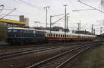 br-110-e-10 E 10 121 mit einem S-Bahn Ersatzzug am 30.03.2010 von Celle nach Hannover HBF kurz nach dem Kopf machen in Lehrte