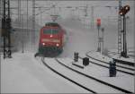 Richtiger Winter auf der Main-Weser-Bahn. 111 103 mit dem RE ...