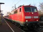 Nach dem Aussteigen noch schnell erwischt. Die 111 042-8 verl�sst ...
