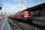 BR 111 mit Zugen Am 26.02.2010 steht die 111 104 in Gie�en abfahrbereit als Linie RE 30 (Kassel Hbf-Frankfurt/M Hbf).Die Lok hat am 22.02.2010 eine neue HU und ein neue Lackierung in Dessau erhalten.

P.S: Viele Gr��e an den Lokf�hrer b.z.w. Tf!!