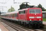Die 111 150-9 zieht den RE4 Vers�rker von D�sseldorf nach ...