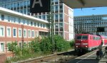 BR 111 mit RE nach Emden f�hrt in M�nster HBF ...