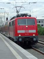 BR 111 mit Zugen DB 111 111 erreicht am 19.06.2010 ungew�hnlicher Weise vor einem RE 1 den Essener Hbf in Richtung Hamm (Westf.).