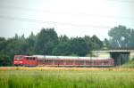 BR 111 mit Zugen 111 218 mit RB von Regensburg Hbf kommend am 05.07.2010 kurz vor Plattling.