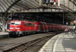 BR 111 mit Zugen 111 121-0 mit Doppelstockwagen am 21.-7.-2010 in K�ln HBf