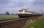 BR 111 mit Zugen 111 009  bei Augsburg - Hochzoll  05.06.91