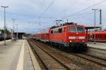 111 224-2 wartet mit dem RE nach N�rnberg in Landshut. ...