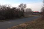 Bei Km 8,3 der Wr. Donauinsel hat dieser G�terzug bereits ...