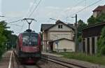 br-1116-railjet 1116 226 schiebt den REX 2115 nach Wien Franz Josefsbahnhof. Greifenstein-Altenberg, am 26.06.2010.