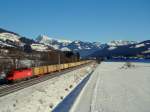 Taurus mit Pellets Zug unterwegs nach Jenbach bei Kirchberg.20.01.2010  ...
