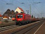 Die 1116 001 am 02.04.2010 mit einem G�terzug bei der ...