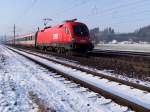 br-1116-vor-personenzugen 1116 124-7 rast mit OIC863'B�hne Baden' bei Redl-Zipf Richtung Linz;100107