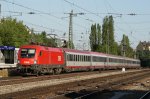 1116 225-2 mit einem EC in M�nchen Heimeranplatz am 29.07.09 ...