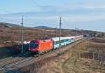 1116 159 bef�rdert den OEC 151 Emona Richtung S�den, w�hrend ...