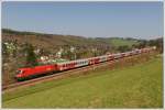 br-1116-vor-personenzugen Lt. Philip K. k�nnte es sich hier um den Entlastungszug D 10022 mit 1116 002 als Zuglok handeln. Eichgraben am 17.04.2010.