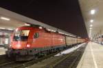 1116 097-5 ist am Abend des 05.02.2010 mit dem IC ...