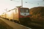 BR 112 Auch die Berliner 112er kammen �fters mal nach Sassnitz.So auch im November 1999 Sp�tnachmittags als 112 144 mit einem Sonderzug nach Sassnitz kam.Am Schlu� lief die 103 219 mit.