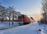 BR 112 112 183 mit der 'kleinen RE' aus Grimmen kommend kurz vor Stralsund am 20.12.09