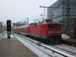BR 112 als RE2 nach Rathenow am S+U Bahnhof Alexanderplatz.(16.1.2010) ...